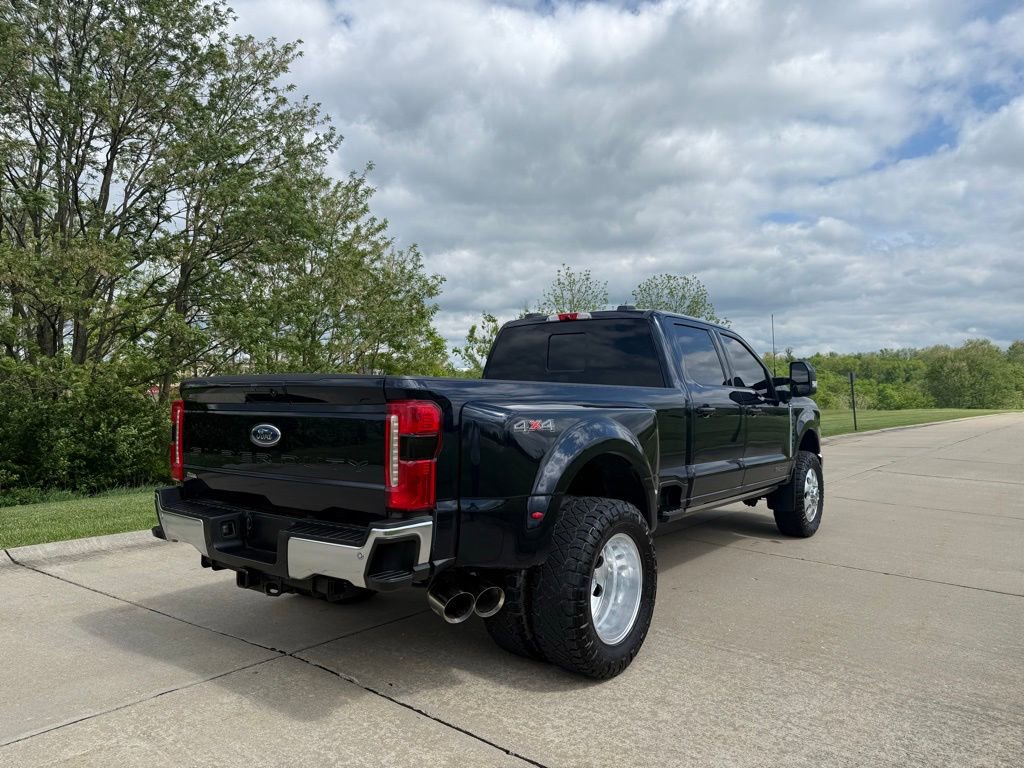 Used 2023 Ford F350 Lariat w/ Lariat Ultimate Package AWD/4WD image 3