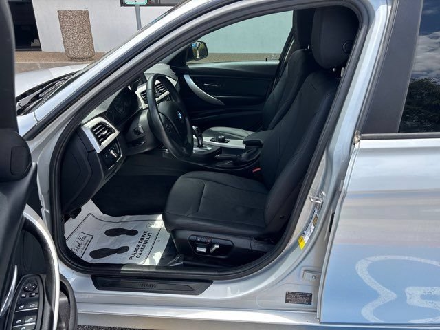 Used 2018 BMW 320i Sedan RWD image 14