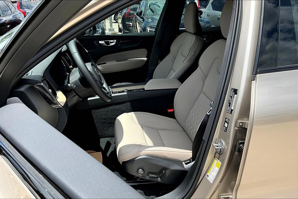 New 2026 Volvo XC60 B5 Plus w/ Protection Package Premier image 23