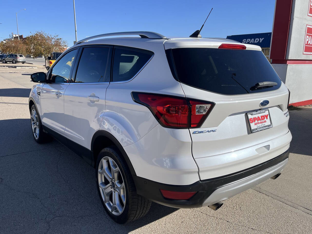 Used 2019 Ford Escape Titanium image 7