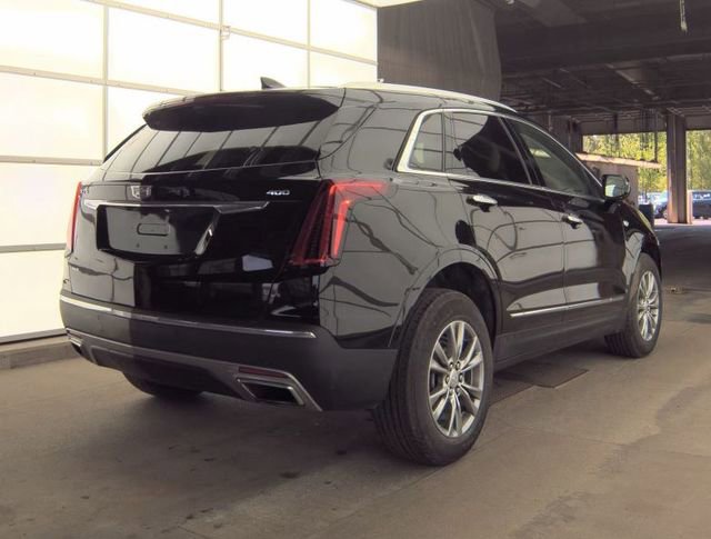 Used 2023 Cadillac XT5 Premium Luxury AWD/4WD image 2