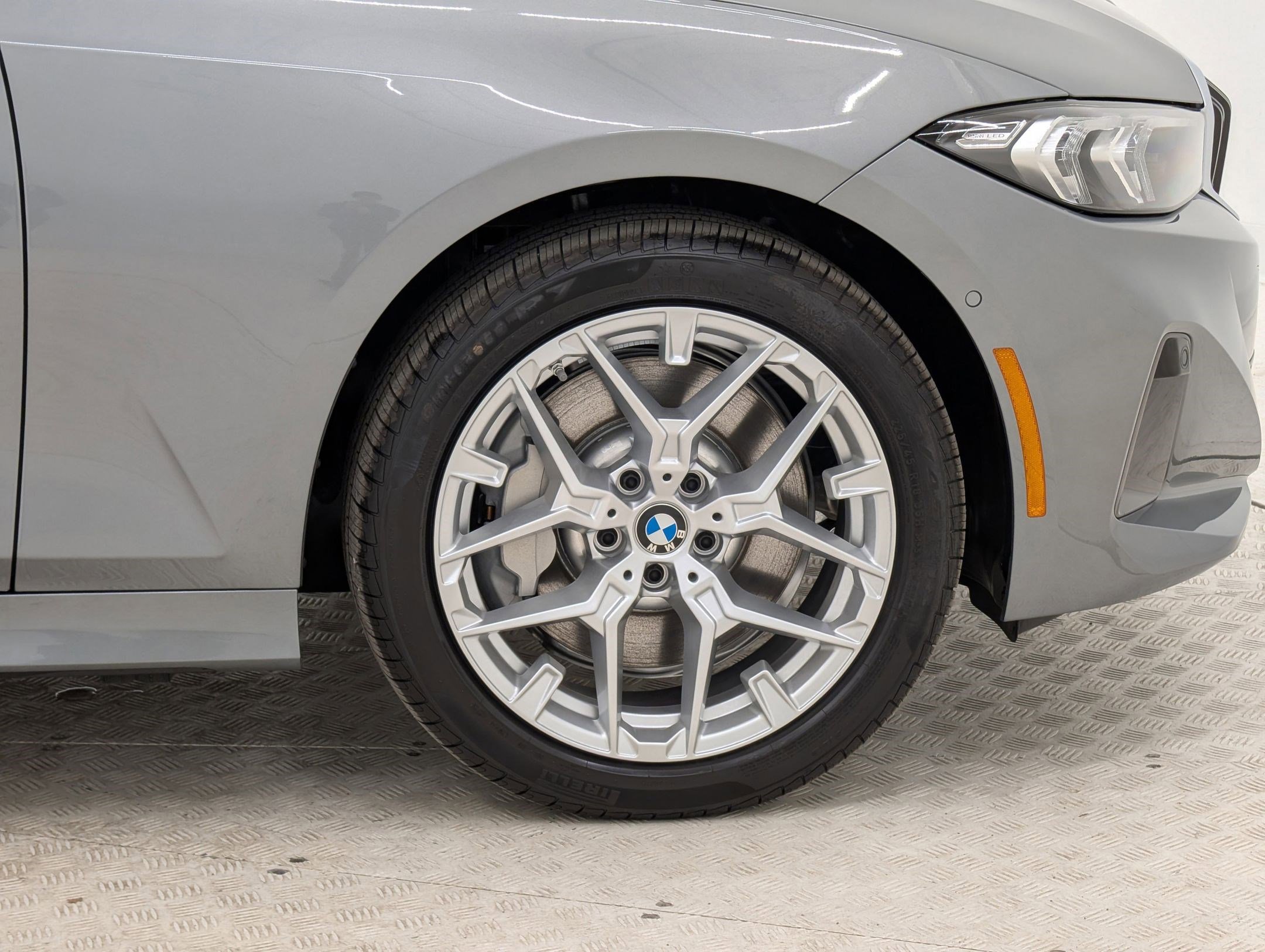 Used 2025 BMW 330i xDrive Sedan w/ Premium Package image 10