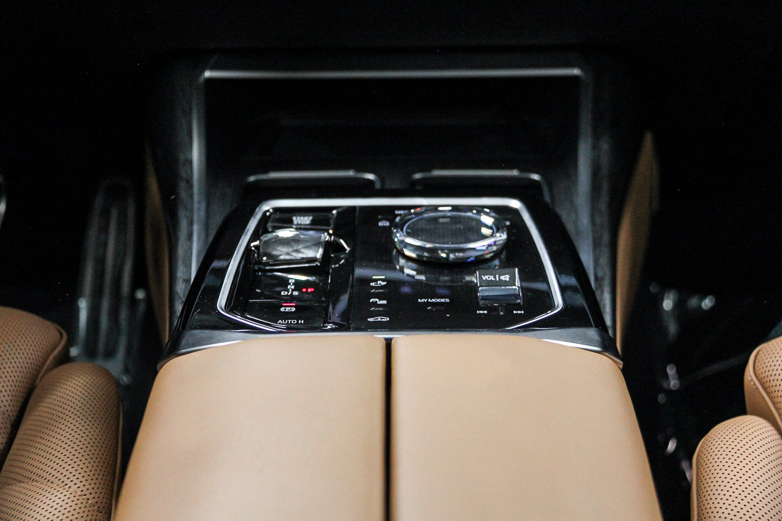 Certified 2023 BMW 740i RWD image 14