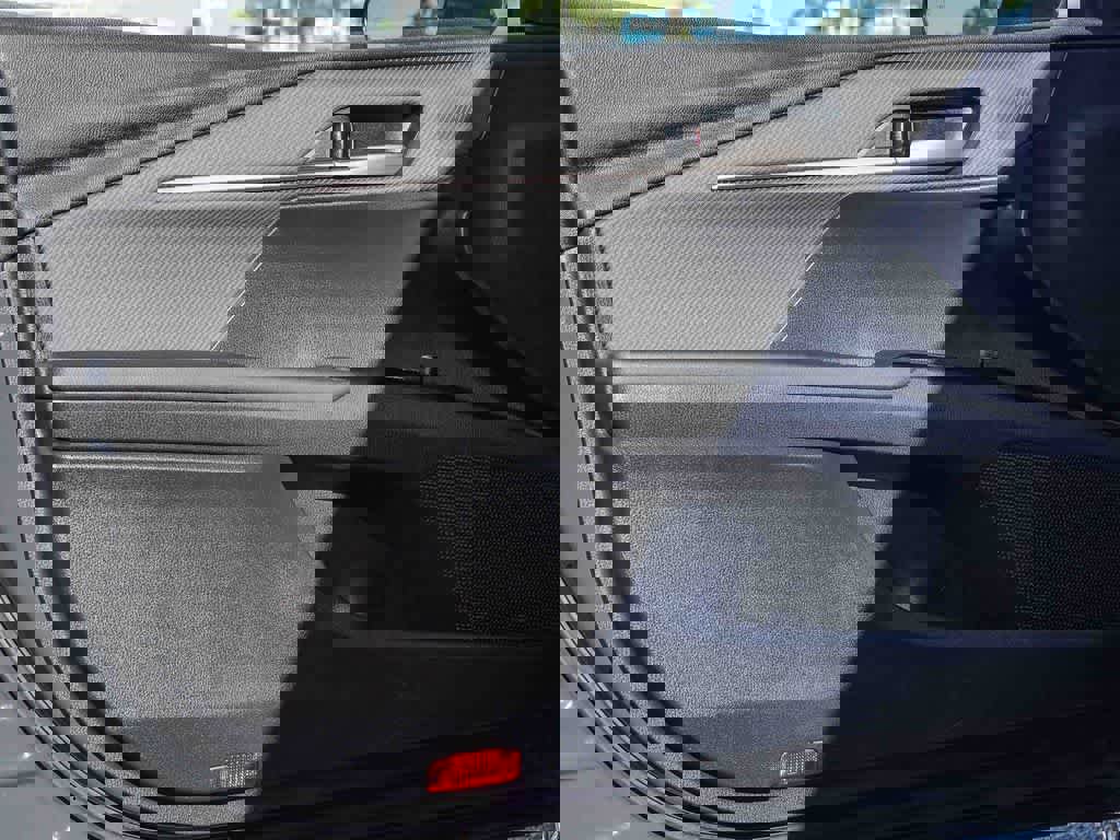 Used 2025 Toyota Camry SE image 19