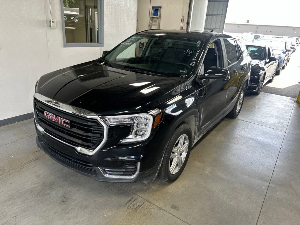 Used 2024 GMC Terrain SLE AWD/4WD image 2