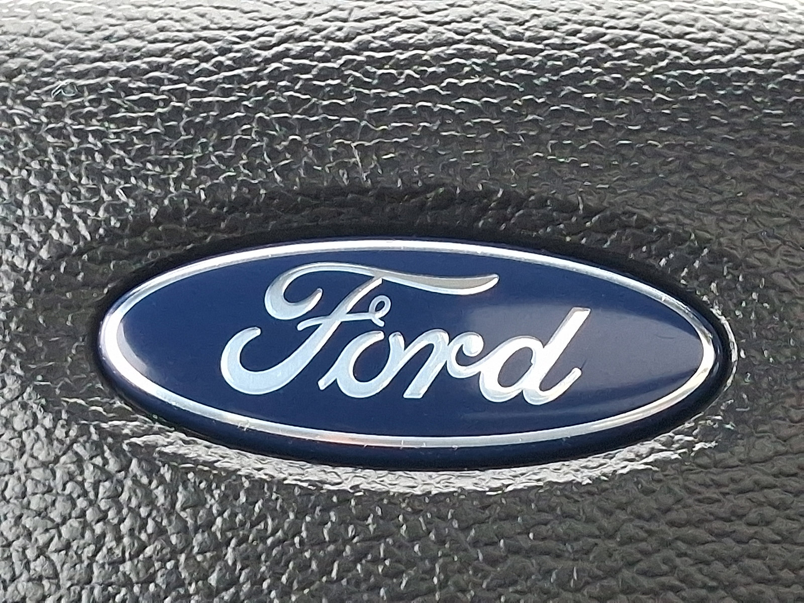 Certified 2019 Ford F150 Lariat w/ Equipment Group 502A Luxury image 31