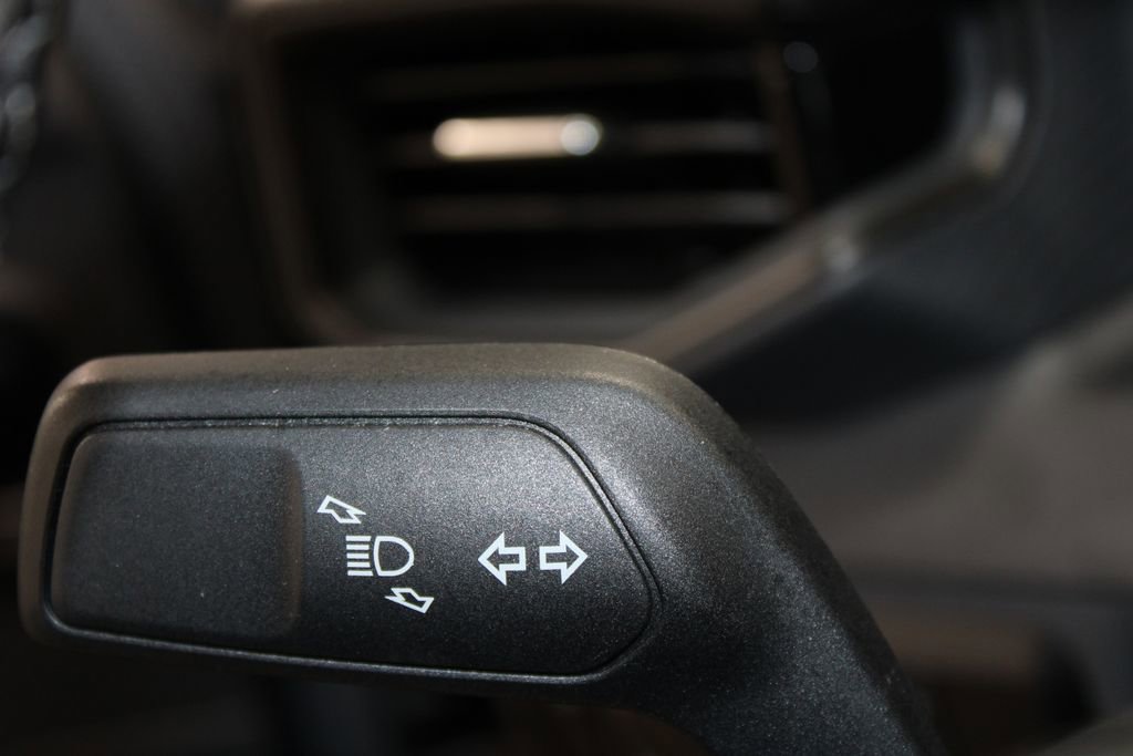 Used 2024 Ford Mustang EcoBoost image 38