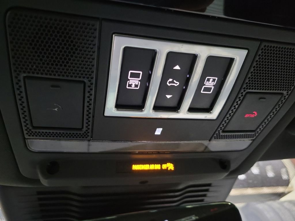 Used 2022 Land Rover Discovery HSE R-Dynamic image 21