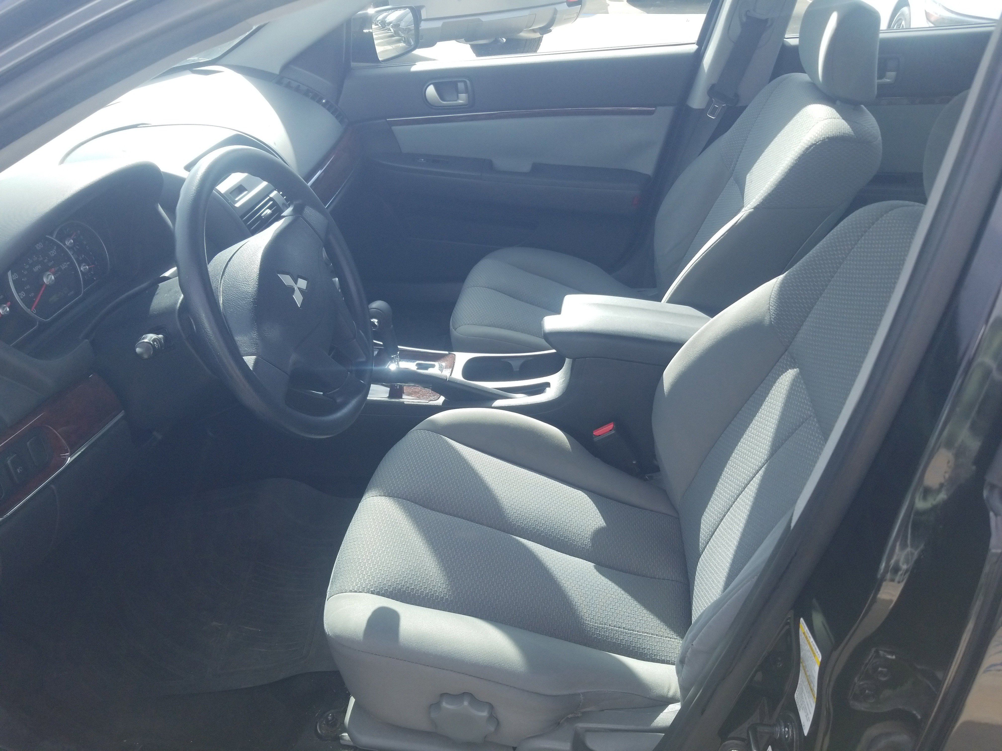 Used 2009 Mitsubishi Galant image 10