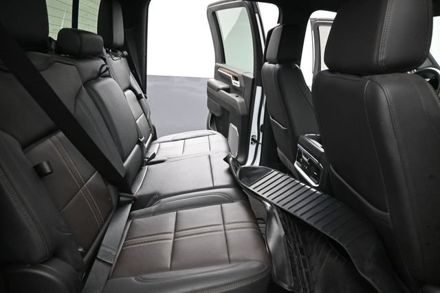 Used 2024 Chevrolet Silverado 2500 High Country w/ High Country Premium Package AWD/4WD image 17