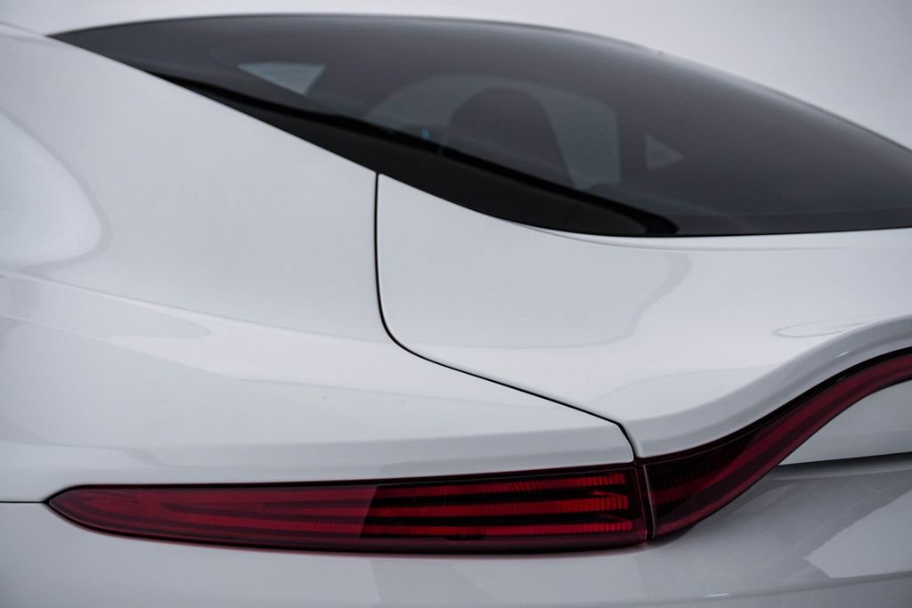 Used 2019 Aston Martin V8 Vantage Coupe image 22