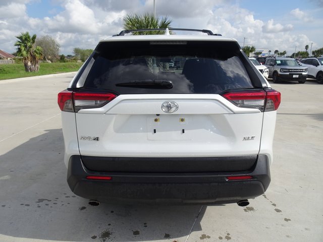 Used 2023 Toyota RAV4 XLE Premium image 5