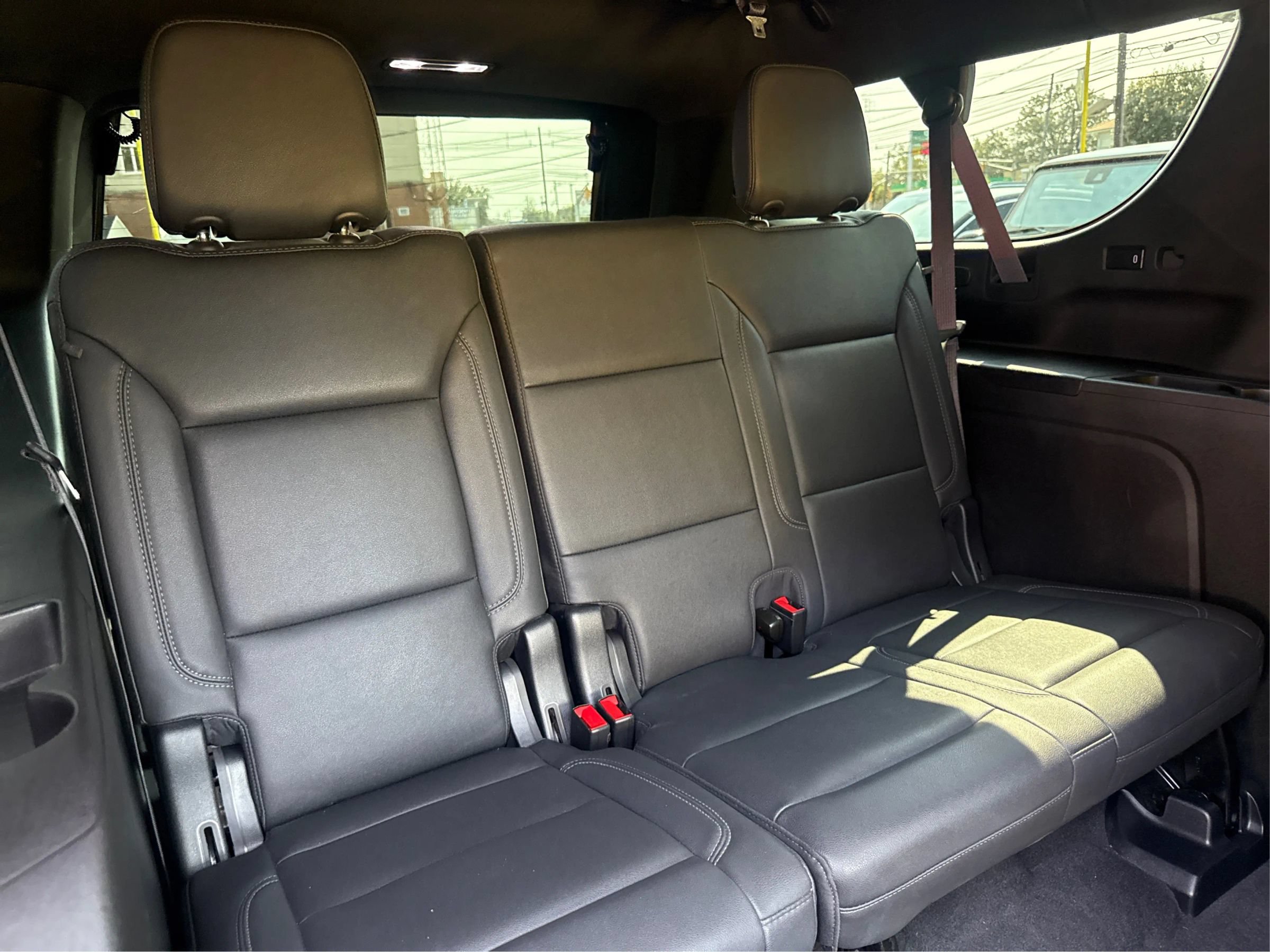 Used 2023 Chevrolet Suburban LT w/ LT Signature Package RWD image 43