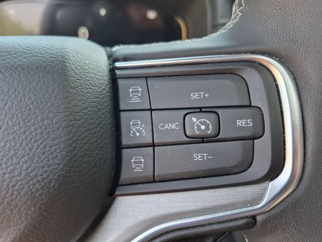 Used 2023 Jeep Wagoneer Series II AWD/4WD image 19