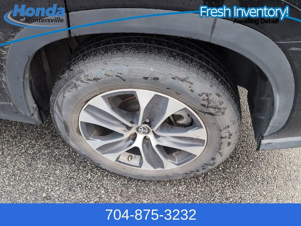 Used 2023 Toyota Highlander XLE image 10
