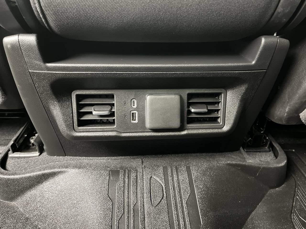 New 2026 GMC Sierra 1500 SLE AWD/4WD image 13