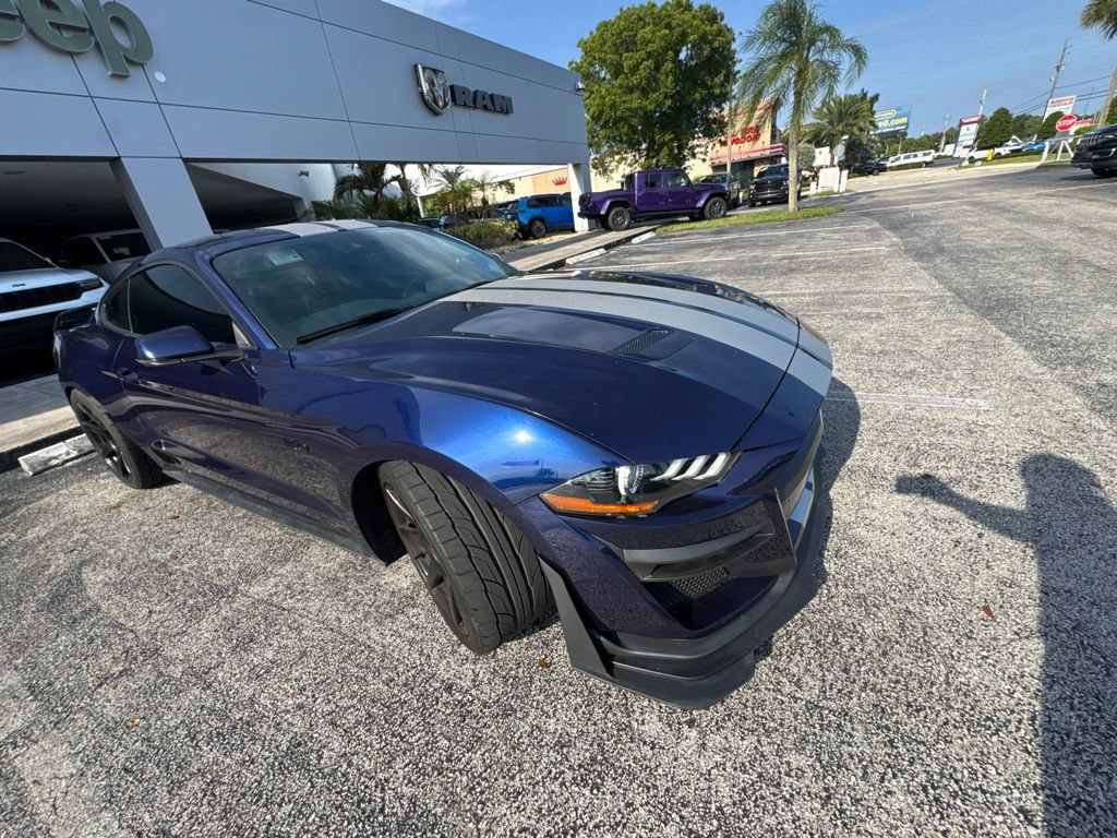 Used 2019 Ford Mustang GT Premium w/ GT Performance Package RWD image 4