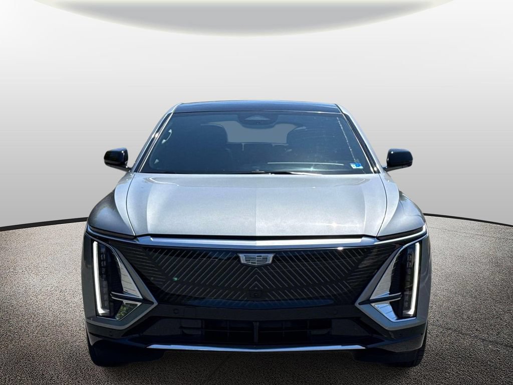 Certified 2025 Cadillac Lyriq Luxury w/ LPO, Floor Liner Package AWD/4WD image 5
