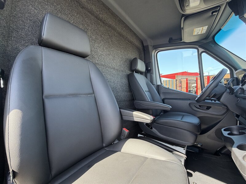 Used 2023 Mercedes-Benz Sprinter 3500 image 15