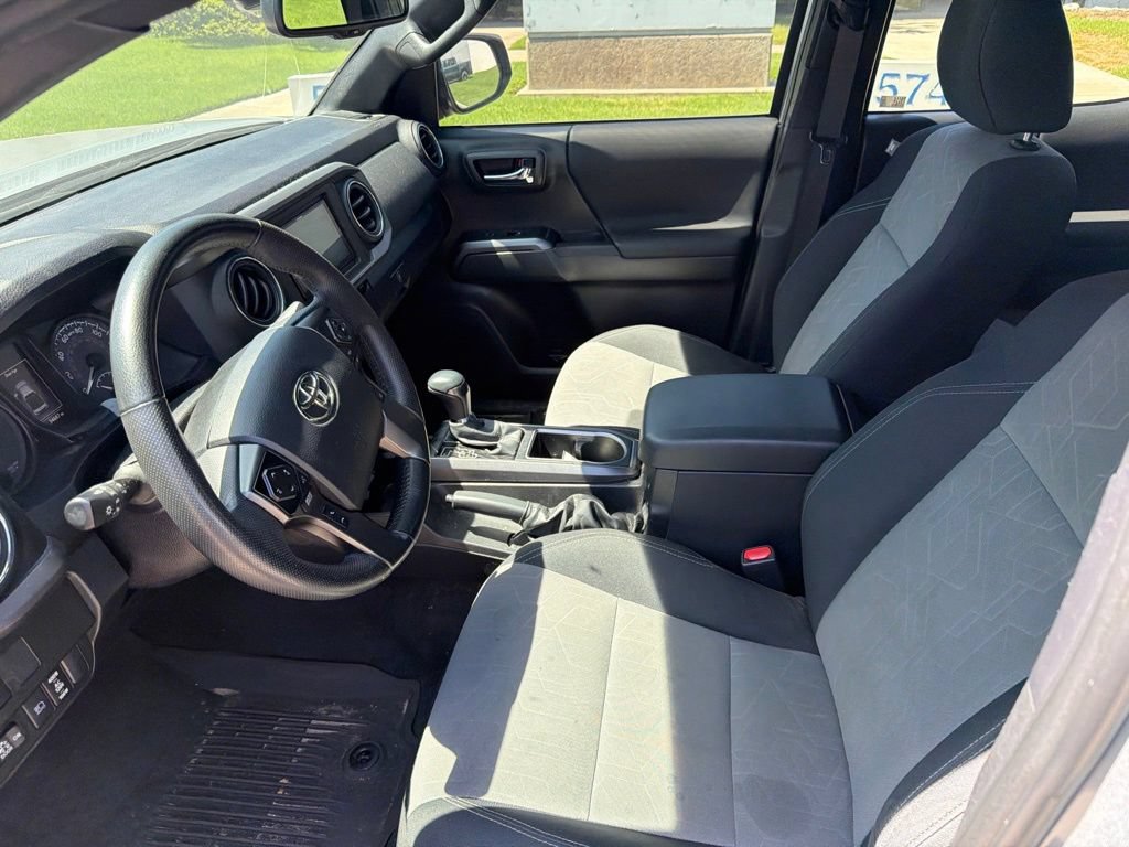 Used 2023 Toyota Tacoma TRD Off-Road w/ Black Out Package (TMS) AWD/4WD image 9