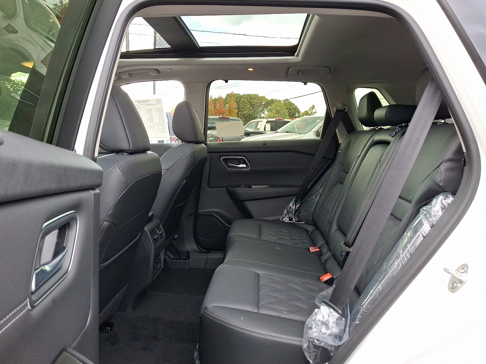 New 2026 Nissan Rogue Platinum image 6