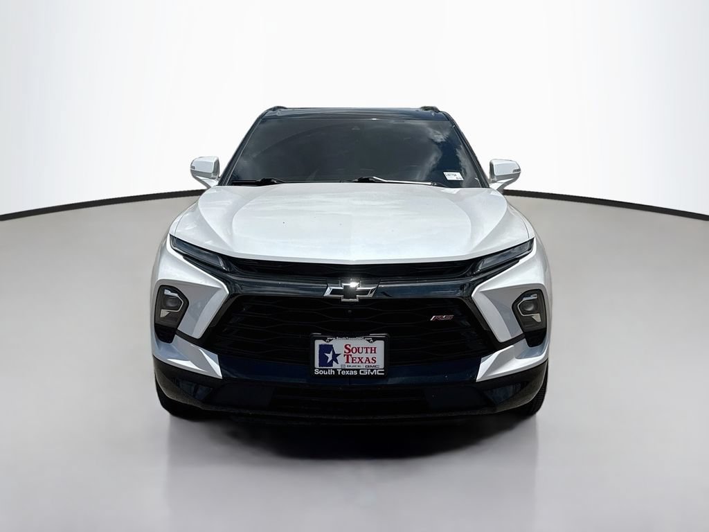 Used 2023 Chevrolet Blazer RS w/ Driver Confidence II Package FWD image 2