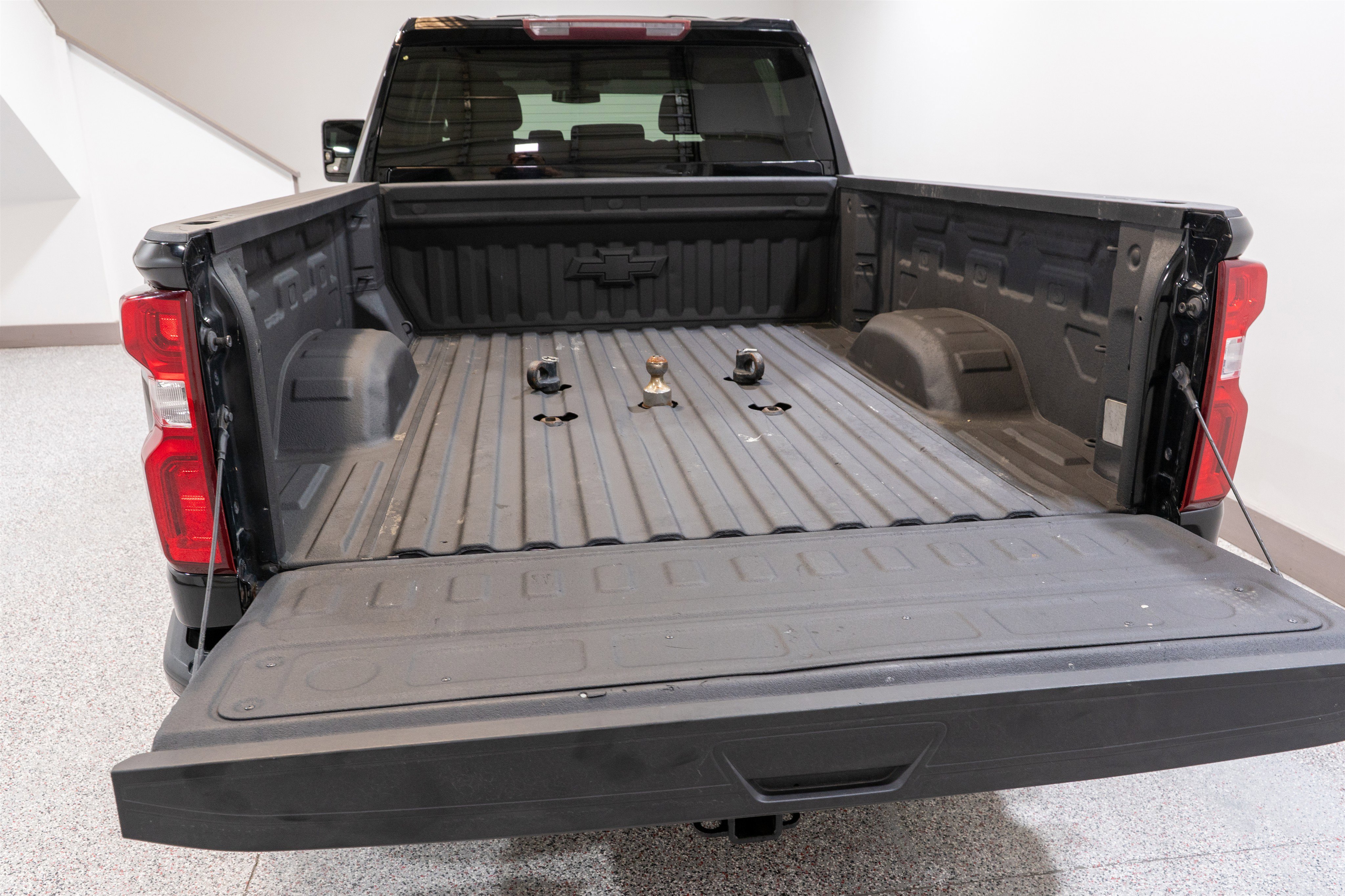Used 2020 Chevrolet Silverado 2500 Custom w/ Gooseneck/5TH Wheel Package AWD/4WD image 11