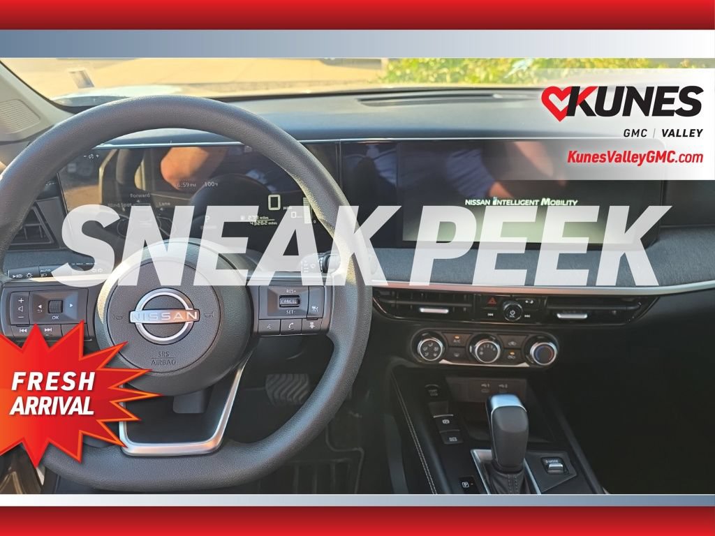 Used 2025 Nissan Kicks SV AWD/4WD image 7