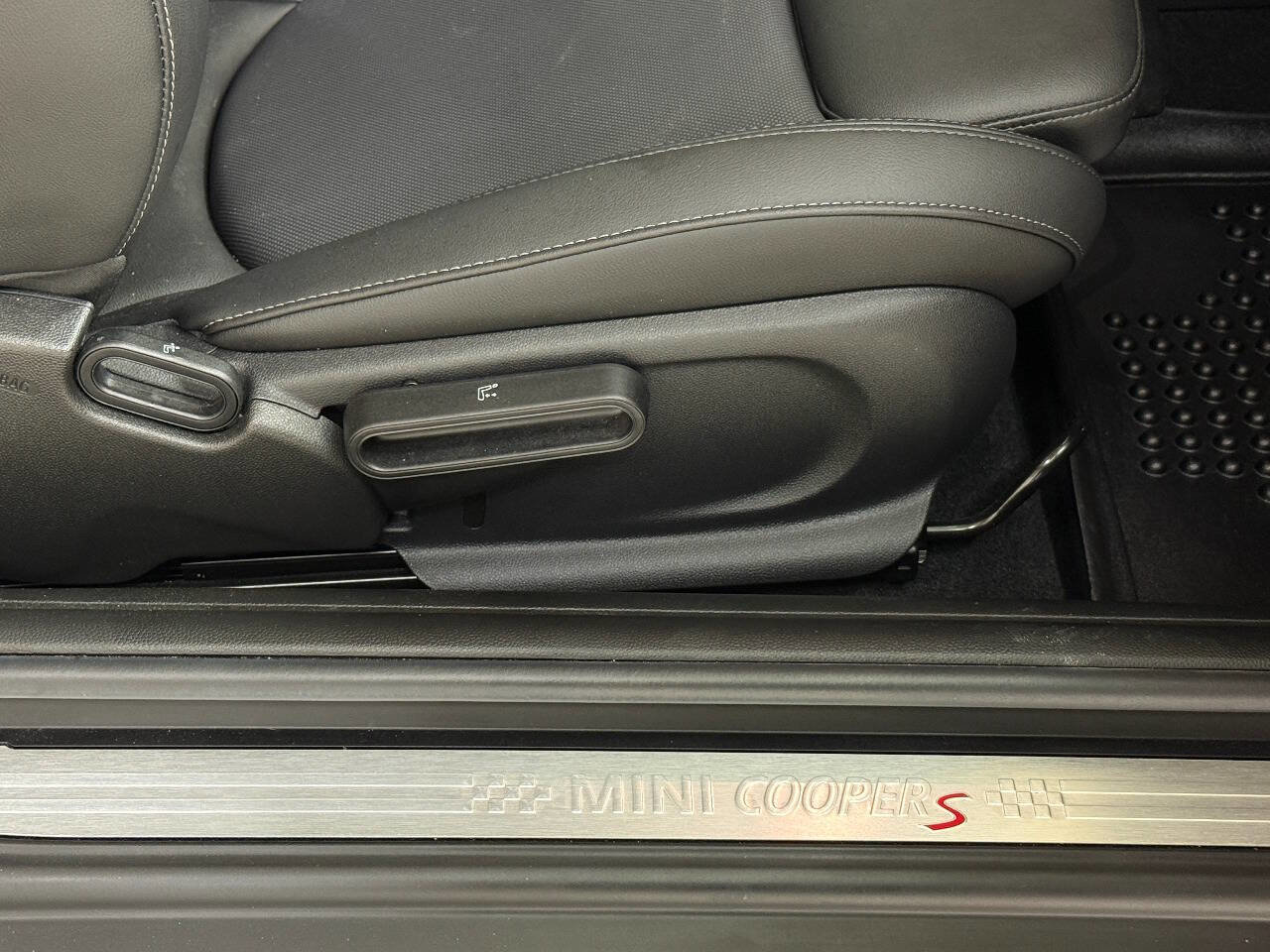 Used 2019 MINI Cooper S FWD image 28