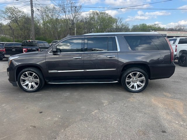 Used 2017 Cadillac Escalade ESV Luxury image 8
