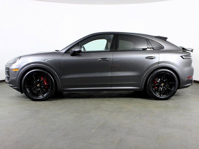 New 2026 Porsche Cayenne GTS image 2
