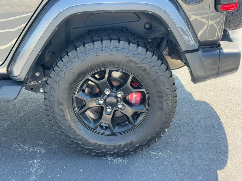 Used 2019 Jeep Wrangler Unlimited Sahara AWD/4WD image 7
