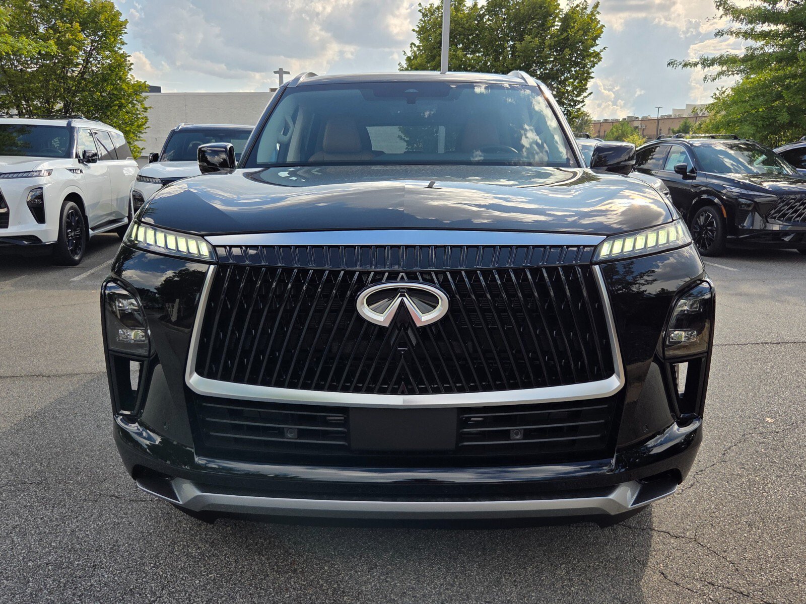 New 2027 INFINITI QX80 Luxe w/ Cargo Package RWD image 2