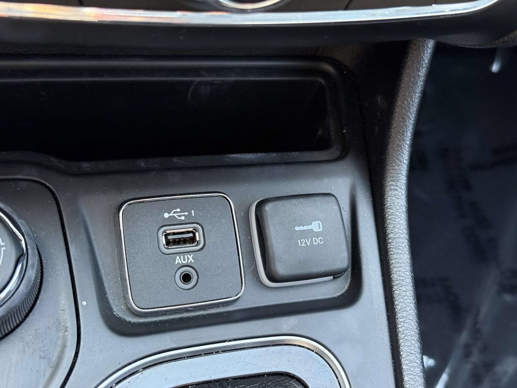 Used 2019 Jeep Cherokee Limited AWD/4WD image 31