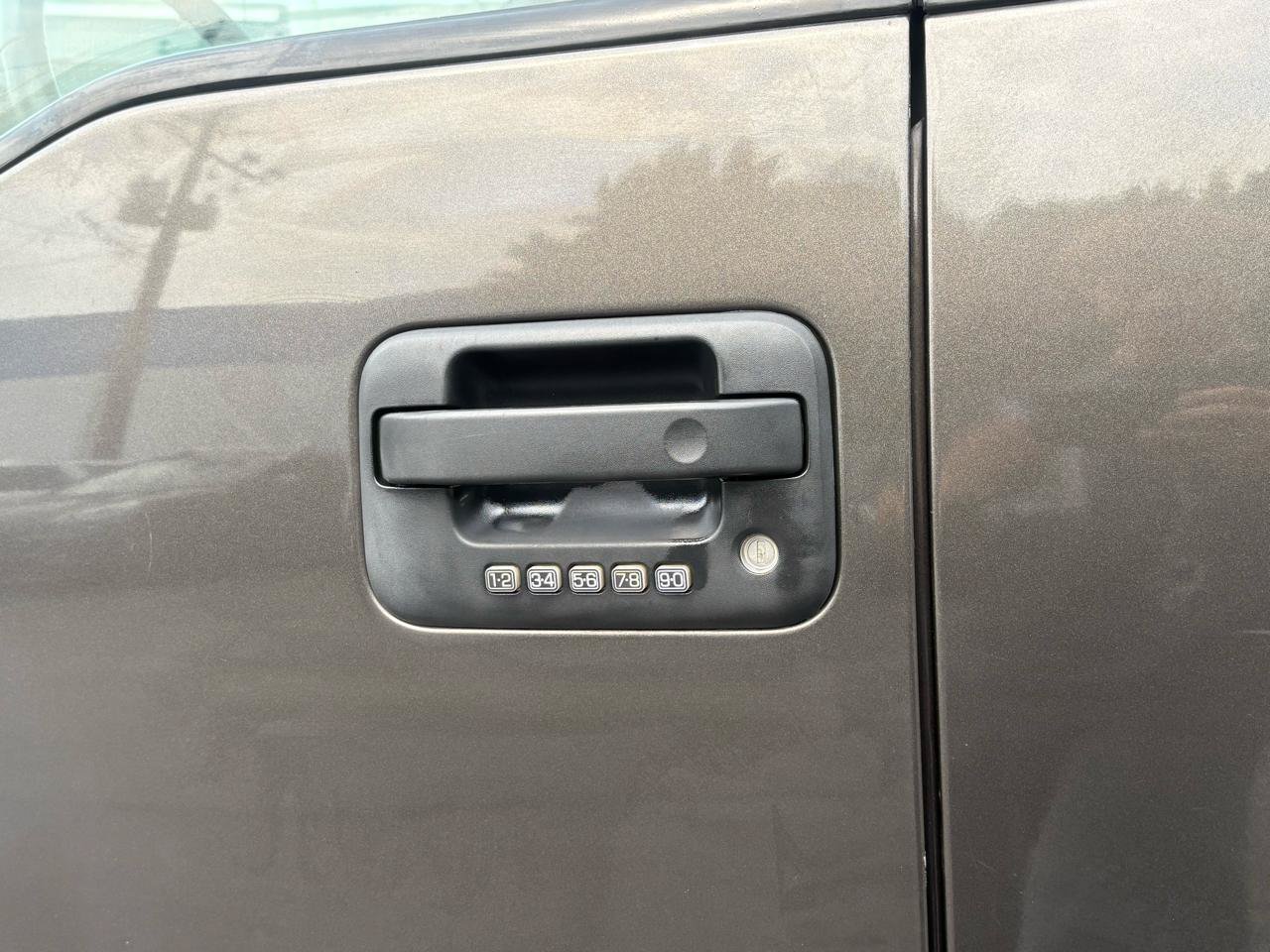 Used 2005 Ford F150 Lariat AWD/4WD image 36
