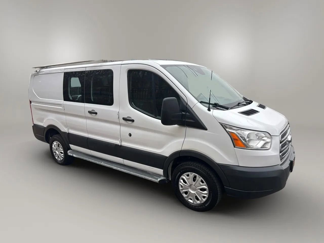 Used 2018 Ford Transit 250 130 Low Roof w/ Exterior Upgrade Package image 9