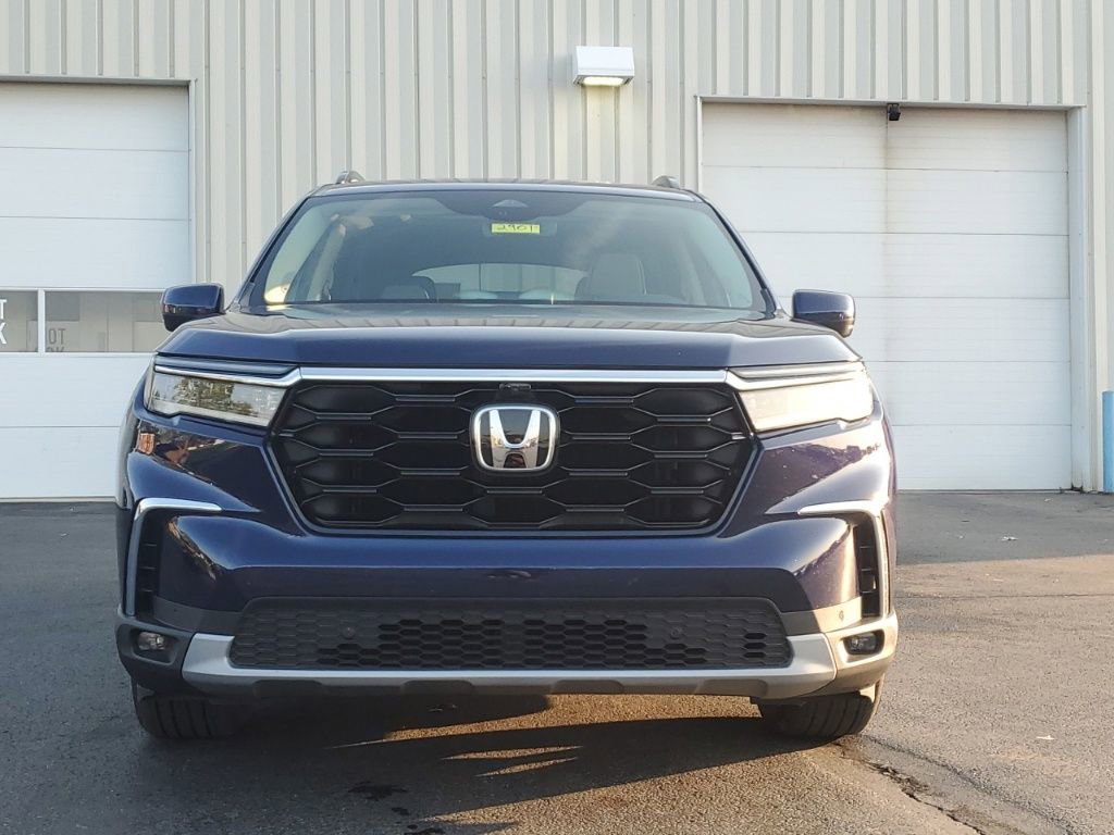 Used 2023 Honda Pilot Elite image 2