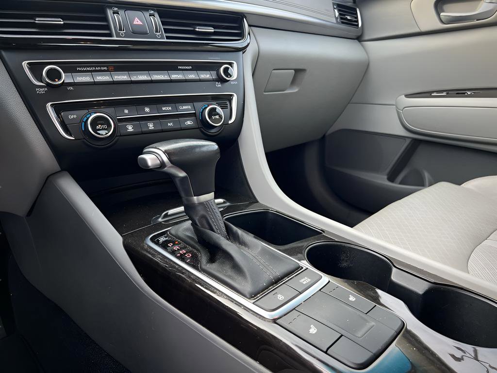 Used 2017 Kia Optima EX image 42