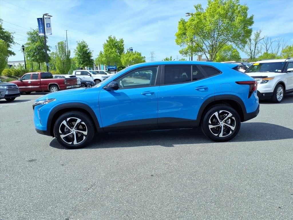 Certified 2024 Chevrolet Trax RS w/ Sunroof Package image 35