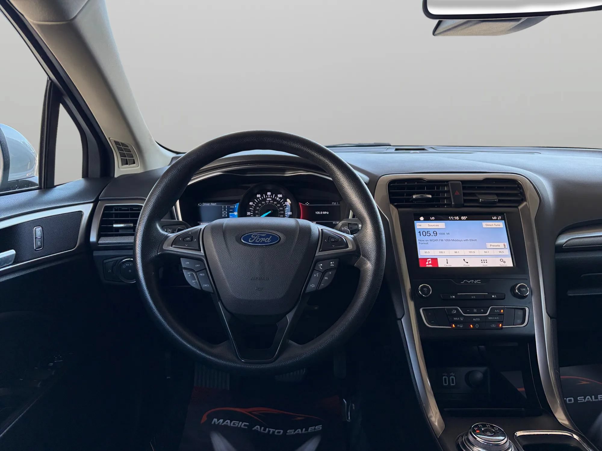 Used 2019 Ford Fusion SE FWD image 26