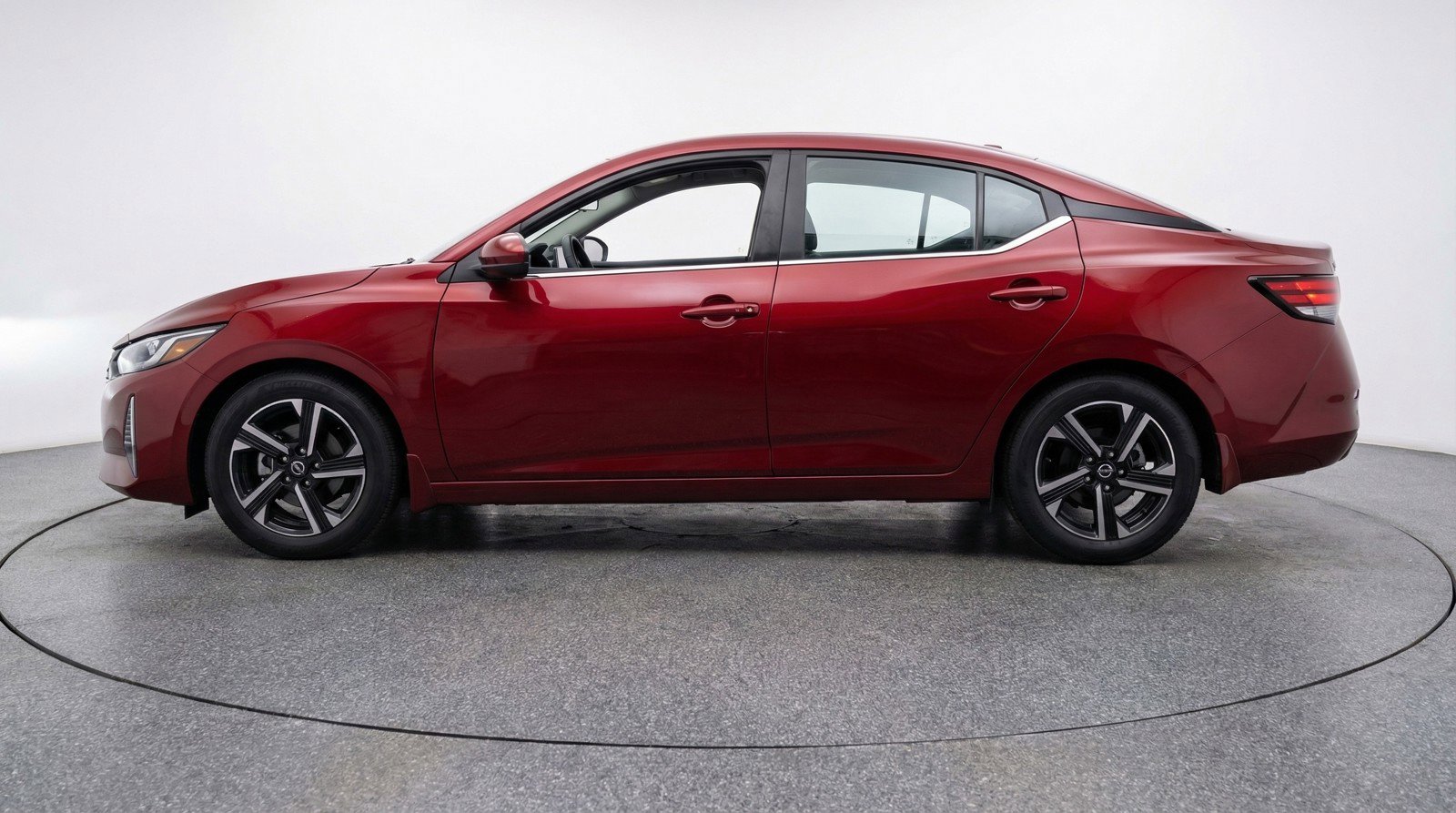 Used 2025 Nissan Sentra SV image 5