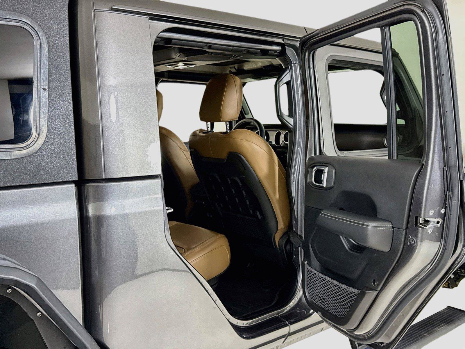 Used 2022 Jeep Gladiator Rubicon w/ Dual Top Group AWD/4WD image 26