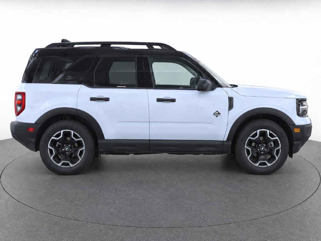 Used 2026 Ford Bronco Sport Outer Banks AWD/4WD image 9