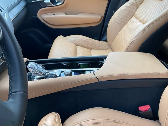 Certified 2024 Volvo XC90 B6 Ultimate w/ Protection Package Premier AWD/4WD image 15