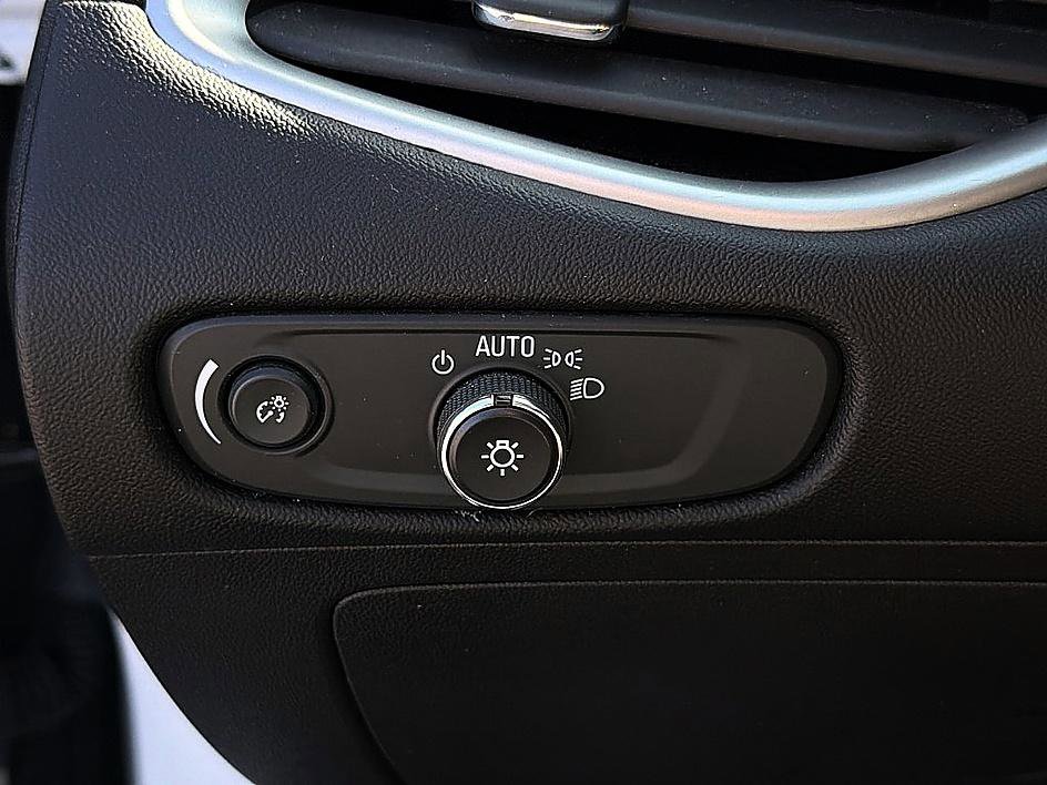 Used 2024 Chevrolet Malibu LT FWD image 20