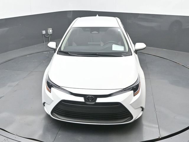 Used 2025 Toyota Corolla LE image 29