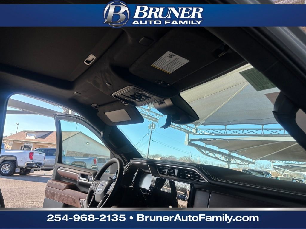 New 2026 GMC Sierra 2500 Denali Ultimate w/ LPO, Black Badging Package image 24