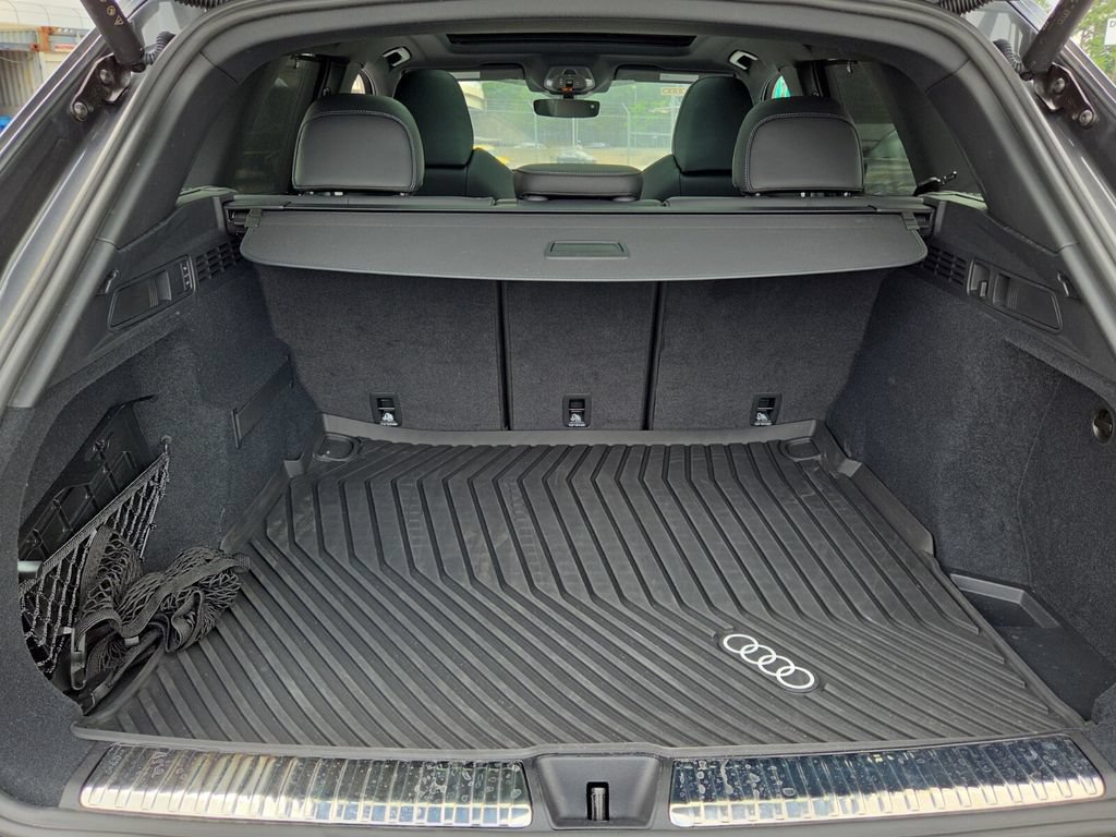 Certified 2025 Audi SQ5 Premium Plus AWD/4WD image 17