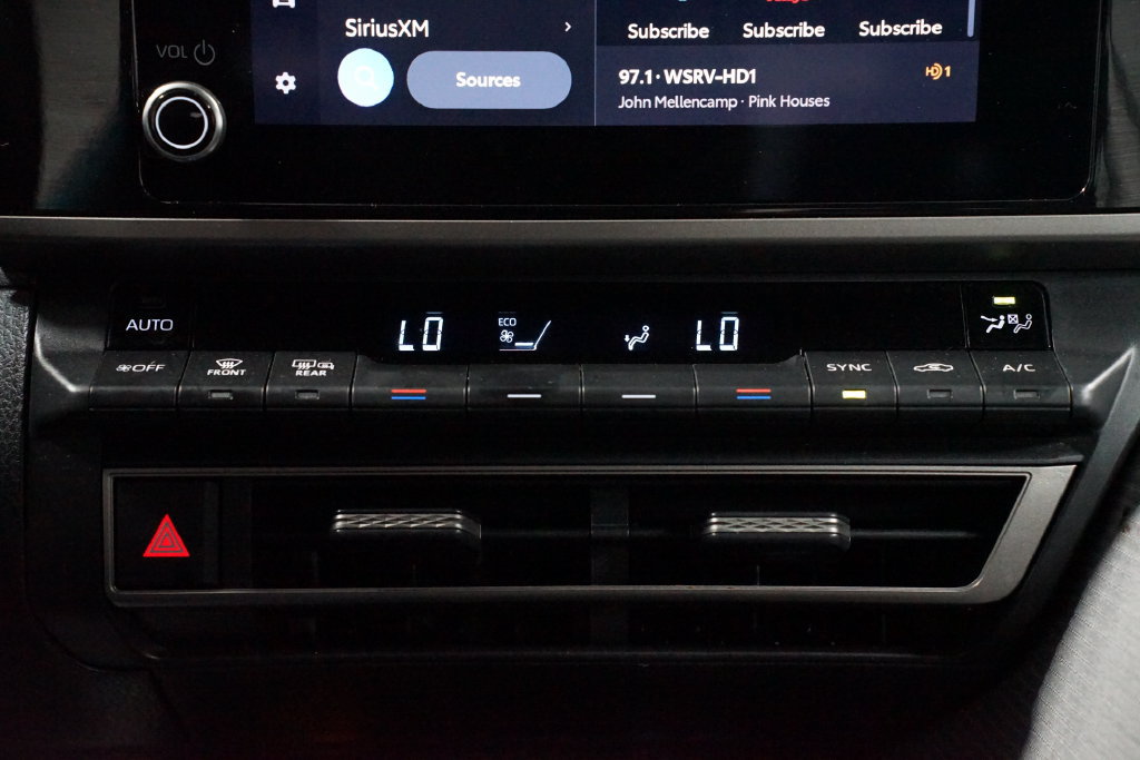 Certified 2025 Toyota Camry SE FWD image 20