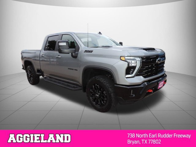 Used 2025 Chevrolet Silverado 2500 LT w/ Trail Boss Package AWD/4WD image 3